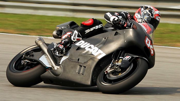 Τρίτο χρόνο σημείωσε στο 2ο τριήμερο τεστ της Μαλαισίας ο Andrea Dovizioso με πο Τρίτο χρόνο σημείωσε στο 2ο τριήμερο τεστ της Μαλαισίας ο Andrea Dovizioso με πολύ καλό χρόνο. Τελικά θα τρέξει στην κατηγορία Open.